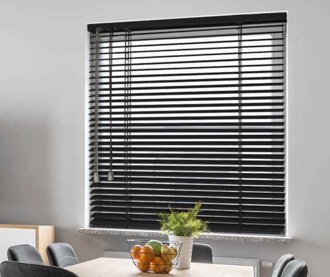 stores à lamelles horizontales